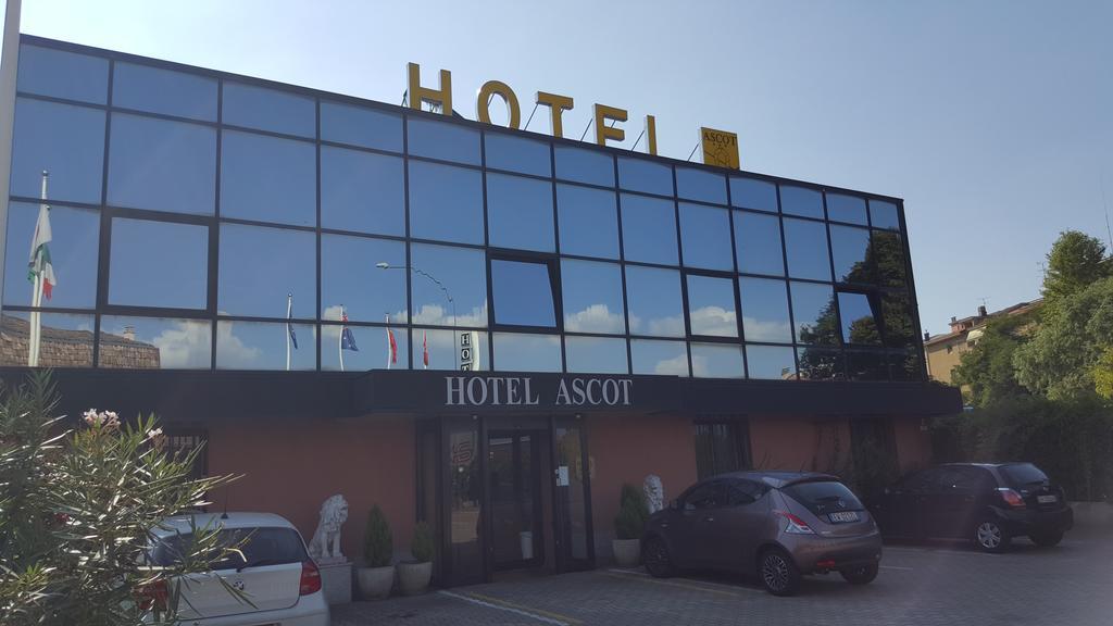 Hotel Ascot Binasco Exterior foto